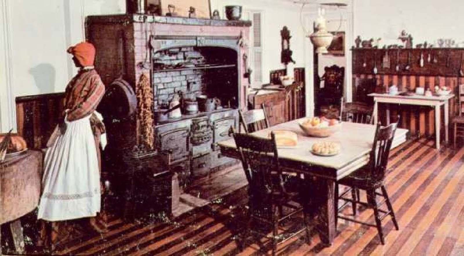 Быт 2 19. Викторианская кухня Англия 19 века. Викторианская кухня 19 век. Интерьер викторианской кухни 19 век. Англия 19 века кухни бедняков.